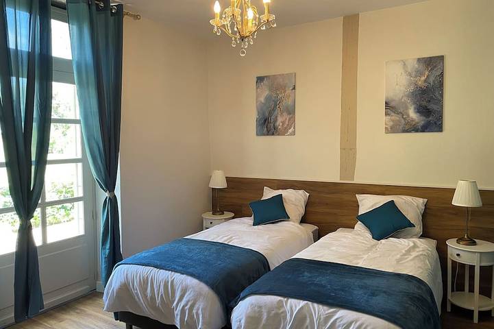 Villa pour 15 personnes, avec jardin et piscine dans le Cher