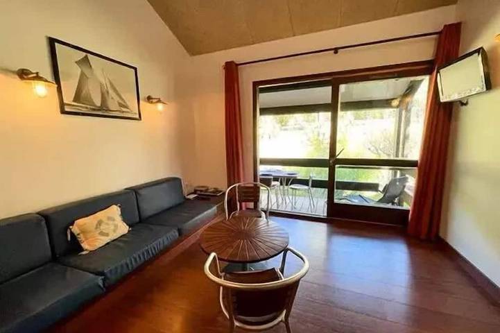 Villa pour 5 personnes, avec piscine dans Santa Giulia