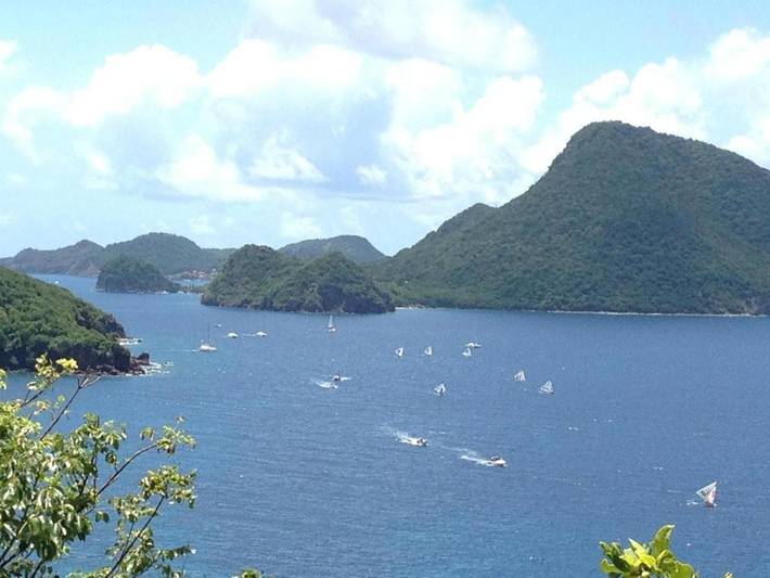 Location de vacances pour 4 personnes, avec vue ainsi que jardin et piscine à Terre-de-Bas - 2