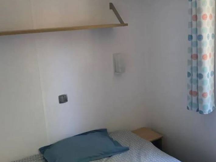 Mobil home pour 4 personnes, avec terrasse et piscine à Mialet - 4