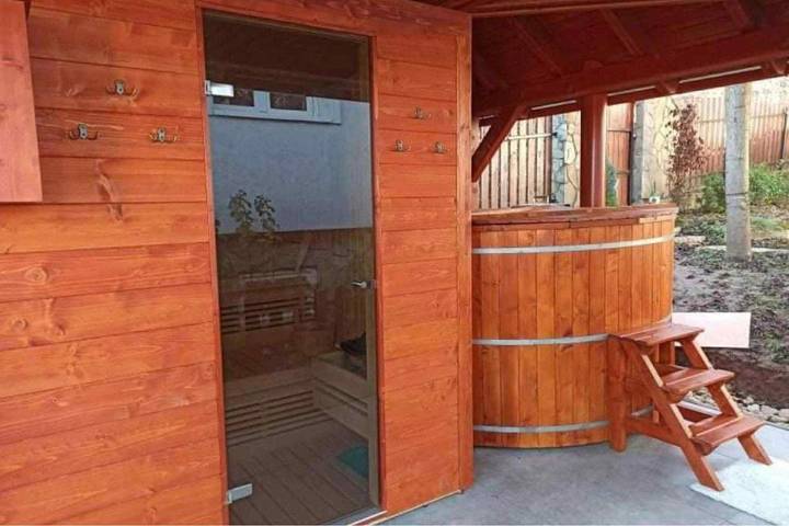 Ferienwohnung für 10 Personen, mit Garten und Pool sowie Whirlpool und Sauna, kinderfreundlich in Balatonalmadi - 4