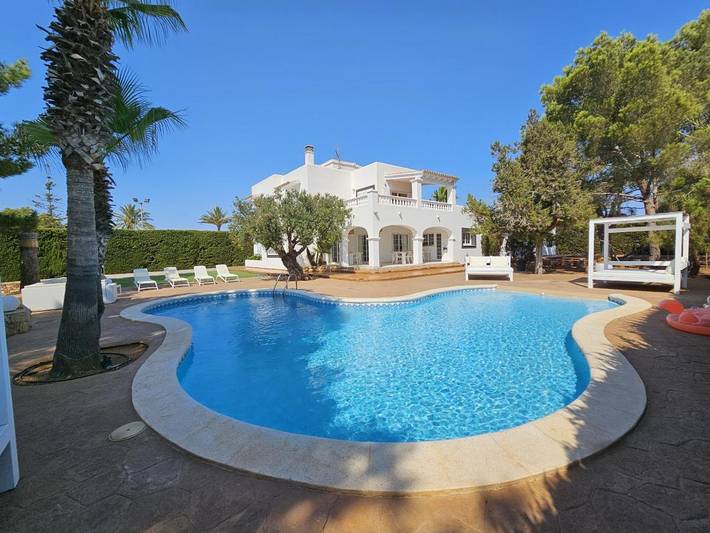 Casa de vacaciones para 12 personas, con balcón además de jardín y piscina en Sant Jordi de ses Salines