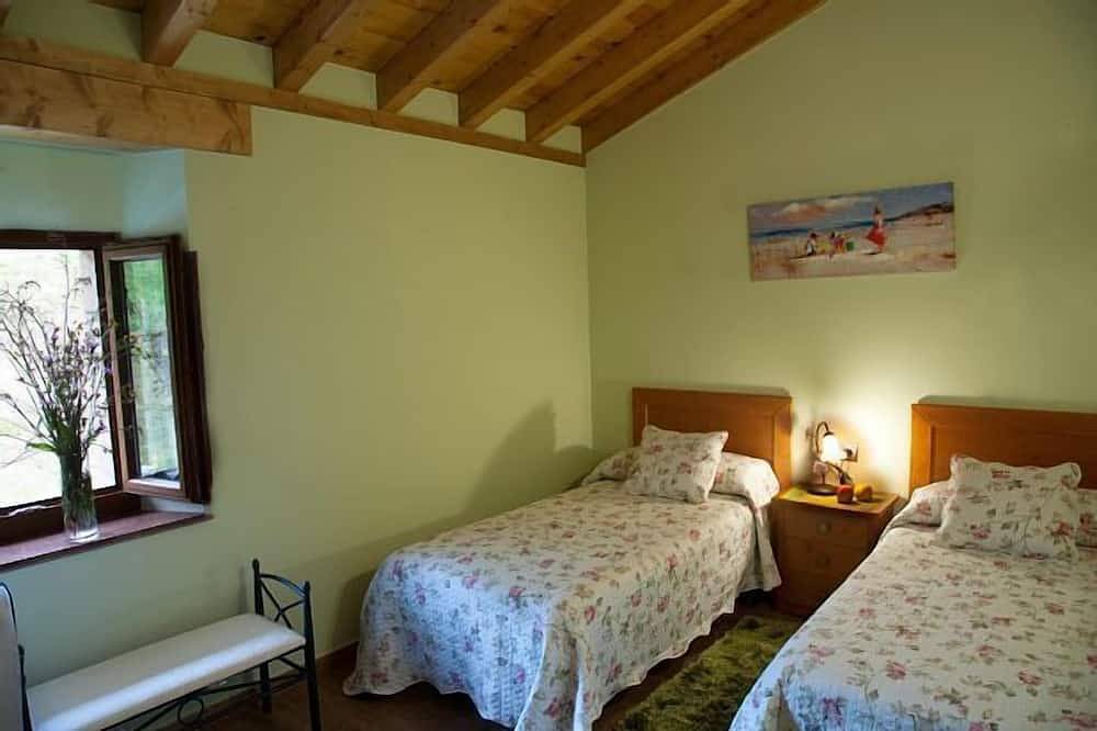 Casa rural (alquiler íntegro) La Cabaña de Manuela para 8 personas in Selaya, Cordillera Cantábrica
