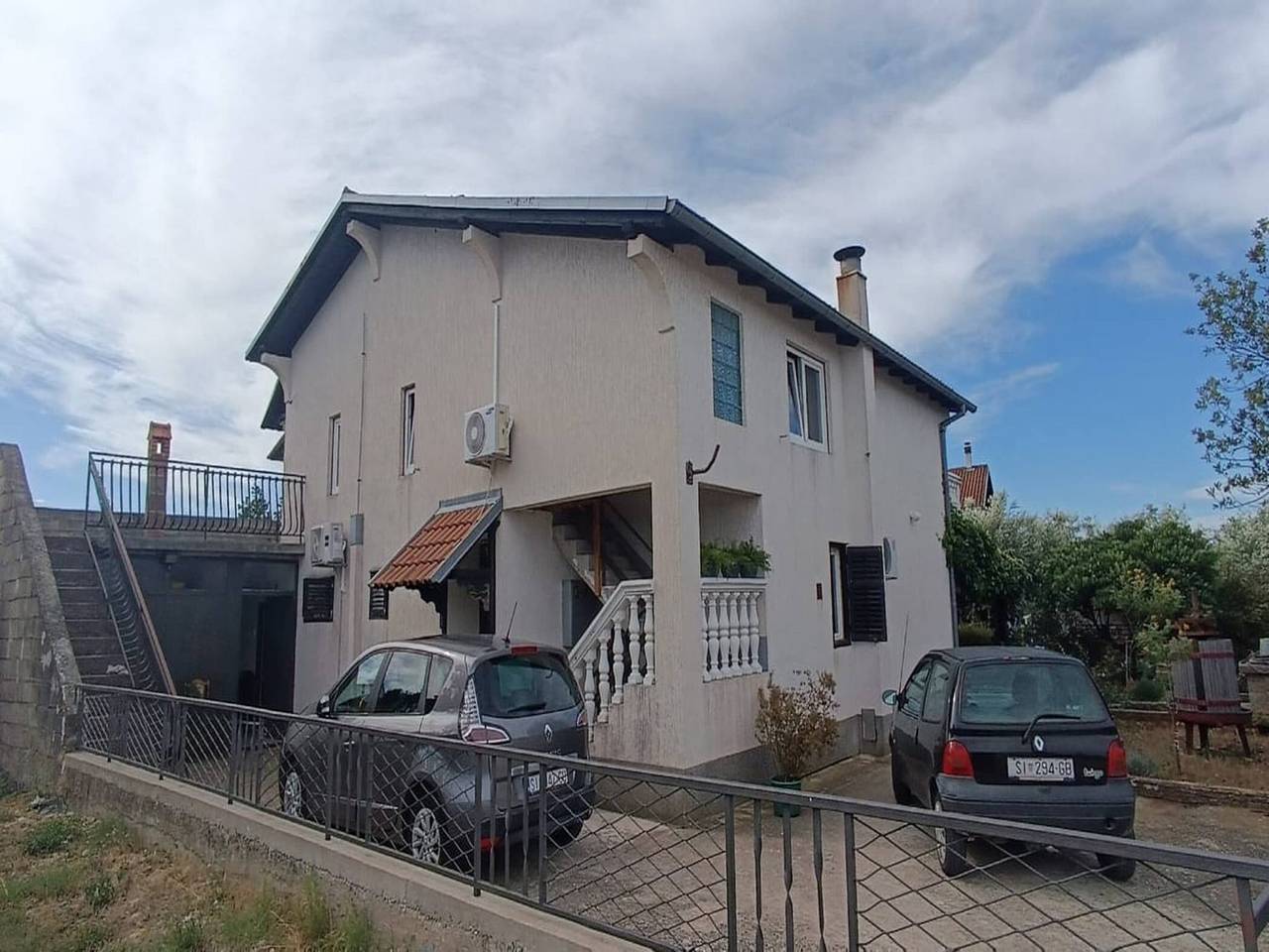 Ganze Wohnung, Wohnung in Zaton nahe Strand Zvizda in Raslina, Šibenik-Knin