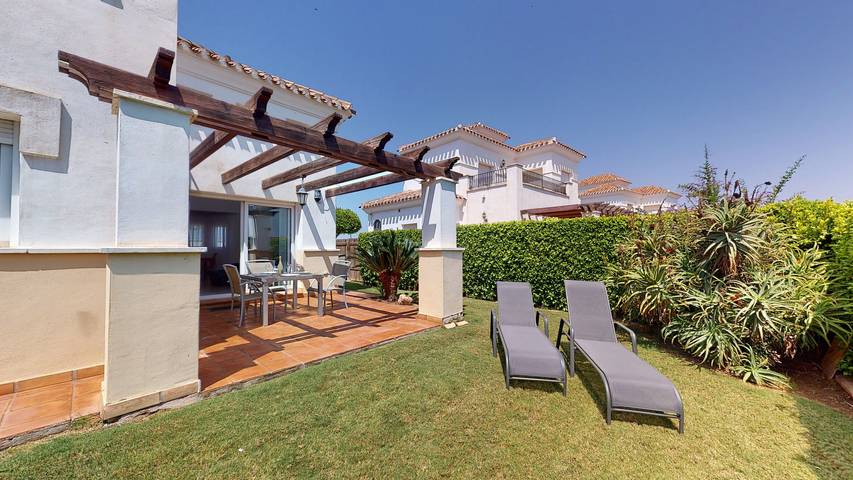 Chalet para 4 personas, con terraza además de jardín y piscina en Campo de Cartagena - 3