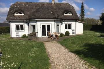 Maison de campagne pour 12 personnes, avec terrasse et jardin, animaux acceptés à Bernay-en-Ponthieu