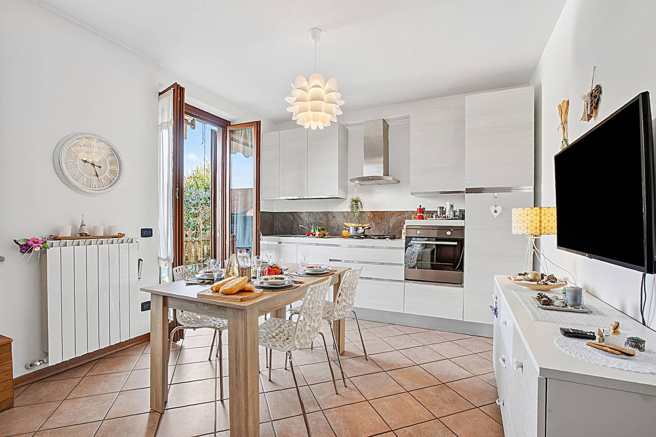 Appartamento intero, Alba Rosa Apartment - 2 Bed, 2 Bath in Taino, Lago Maggiore (Lombardia)