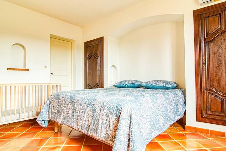 Location de vacances pour 7 personnes, avec piscine et jardin à Pierrefeu-du-Var - 4