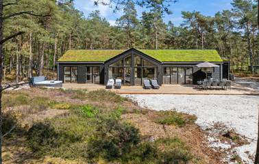 Ferienhaus für 10 Personen, mit Sauna und Terrasse sowie Garten auf Bornholm