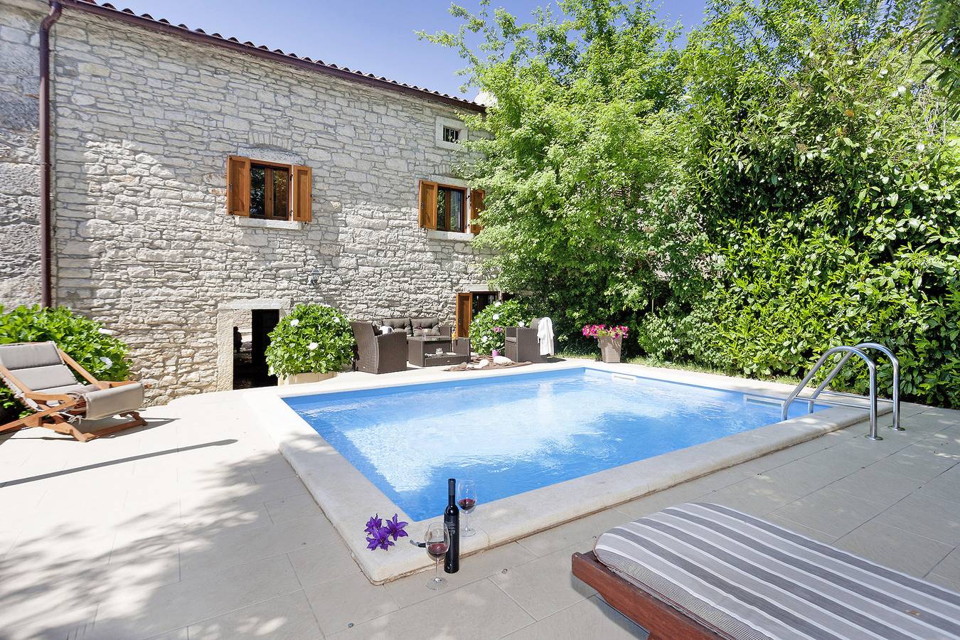 Ferienhaus Angelika * eingezäunter Garten, privater Pool, Wlan in Barban, Südküste Istrien