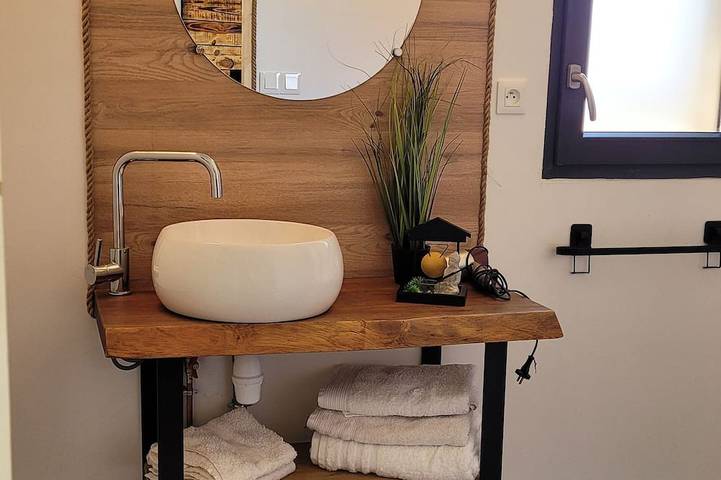 Maison de campagne pour 2 personnes, avec jacuzzi et balcon à Bézenac