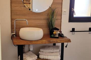 Maison de campagne pour 2 personnes, avec balcon et jacuzzi à Bézenac