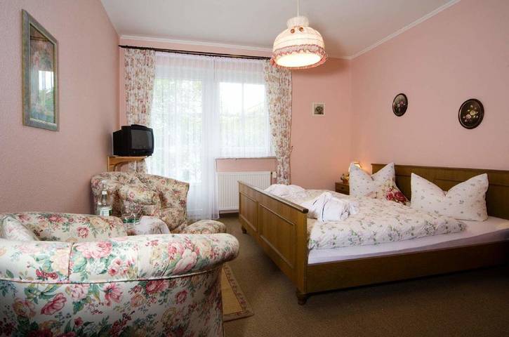 Pension pour 3 personnes, avec jardin et piscine ainsi que sauna et terrasse à Zwiesel - 3