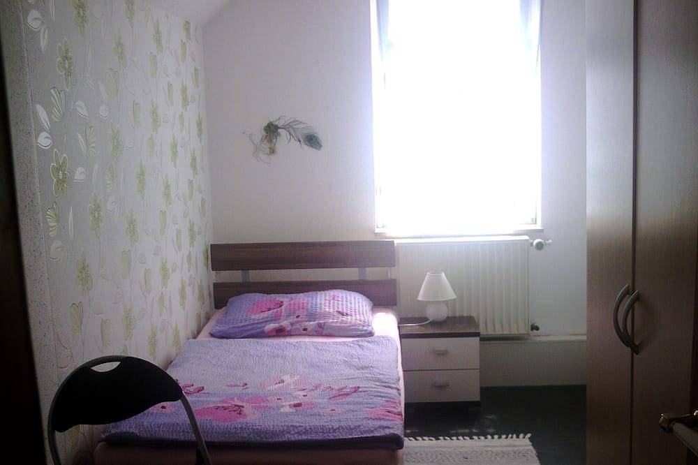 Ganze Wohnung, Gemütliche Ferienwohnung in Meiningen Nähe Dampflokmuseum Stadtrand Wanderwege in Meiningen, Werratal