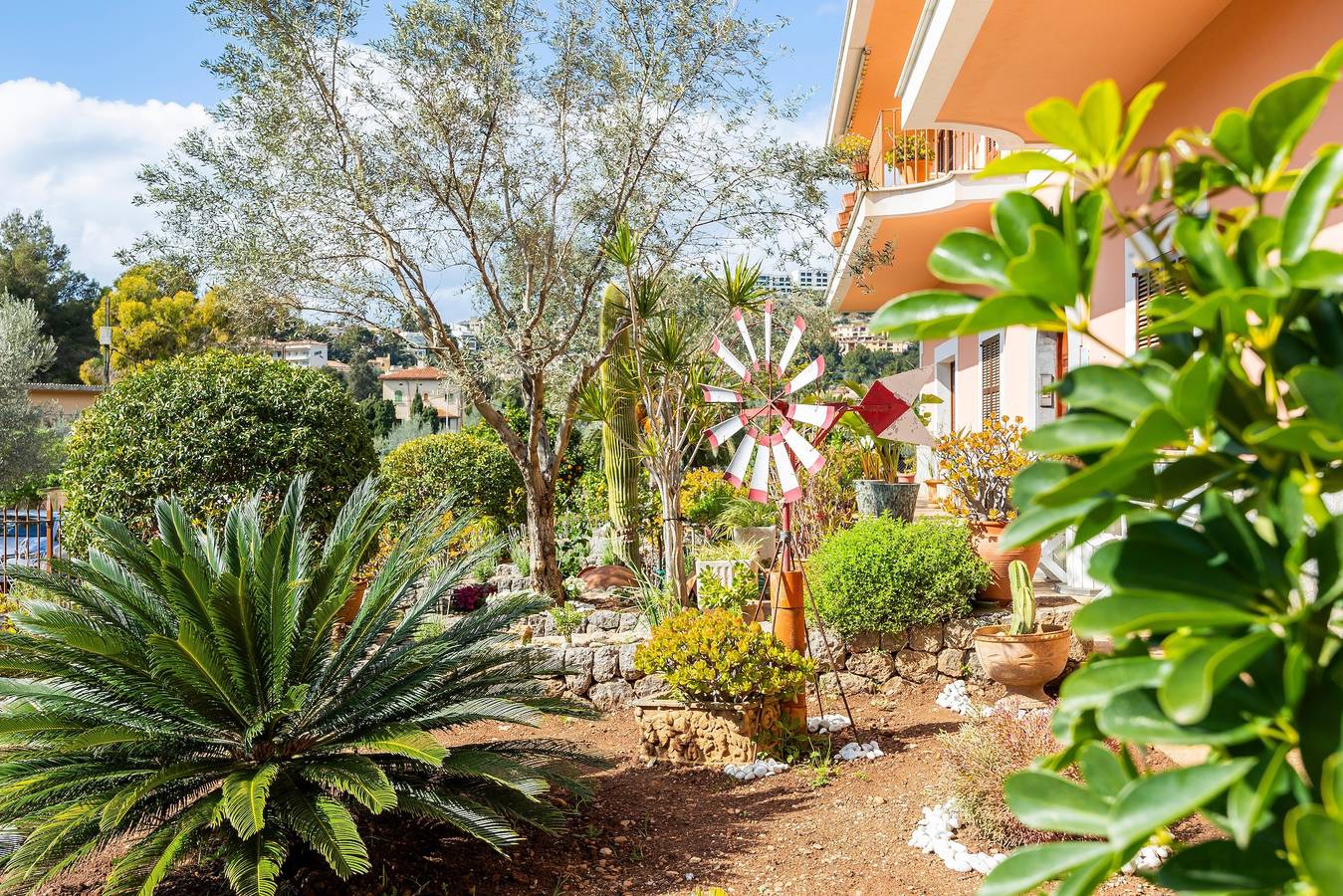 Appartamento intero, Appartamento 'Navarro' con vista sulle montagne, terrazza privata e Wi-Fi in Port de Sóller, Sóller