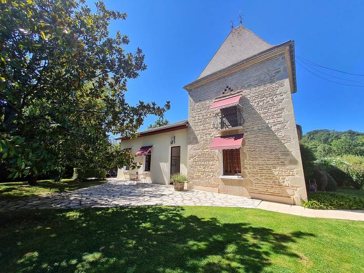Gîte pour 6 personnes, avec piscine à Sainte-Livrade-sur-Lot