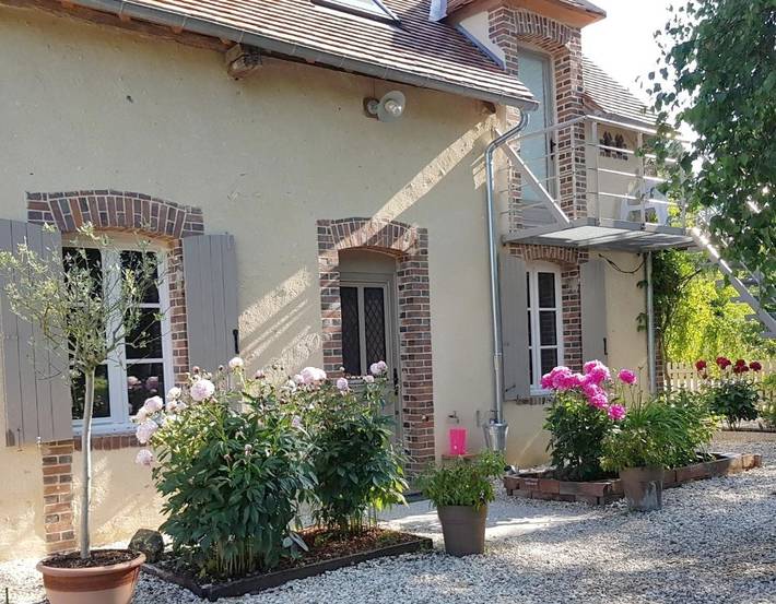 Location de vacances pour 2 personnes, avec Balcon et Terrasse ainsi que Jardin et Vue dans Champignelles (Yonne)