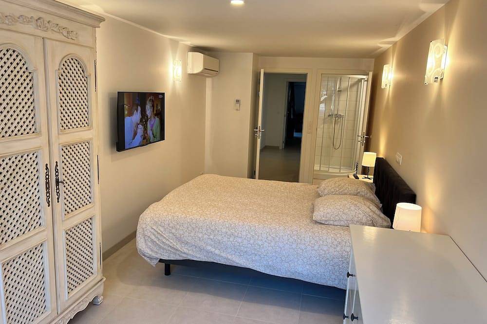 Appartement entier, Magnifique rez-de-chaussée avec jardin privatif in Mougins, Côte méditerranéenne (France)