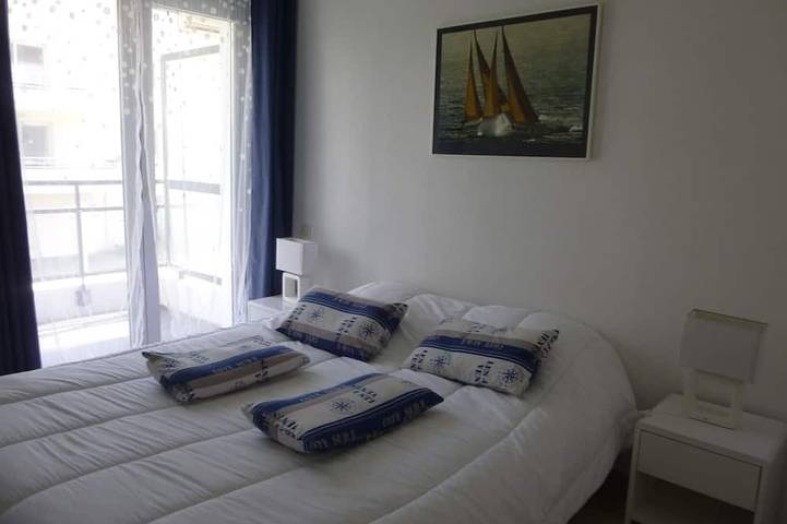 Gîte pour 4 personnes, avec balcon ainsi que piscine et jacuzzi dans Aquarium de la Rochelle - 2