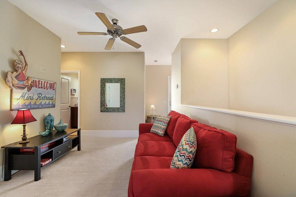 Blue Water Escape von Duncan Real Estate. in Bradenton Beach, Anna Maria Island
