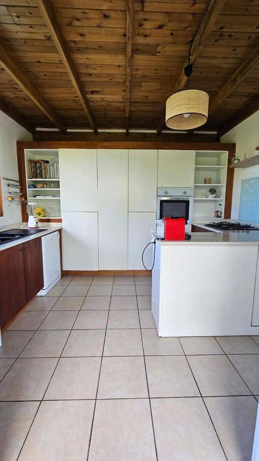 Location de vacances pour 6 personnes, avec vue ainsi que piscine et jardin dans Plage de Bois Jolan - 4