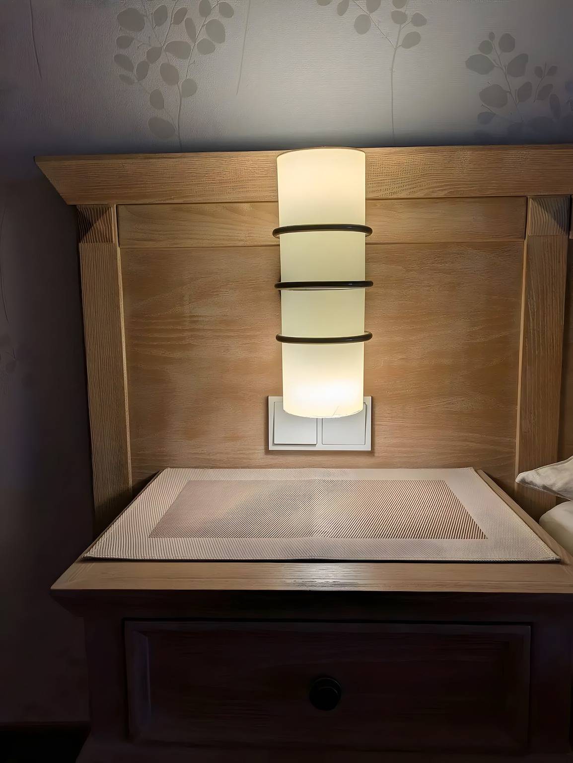 Komfort-Doppelzimmer Typ D mit Balkon, Bergblick und Gemeinschaftsterrasse in Medebach, die Mittelgebirge