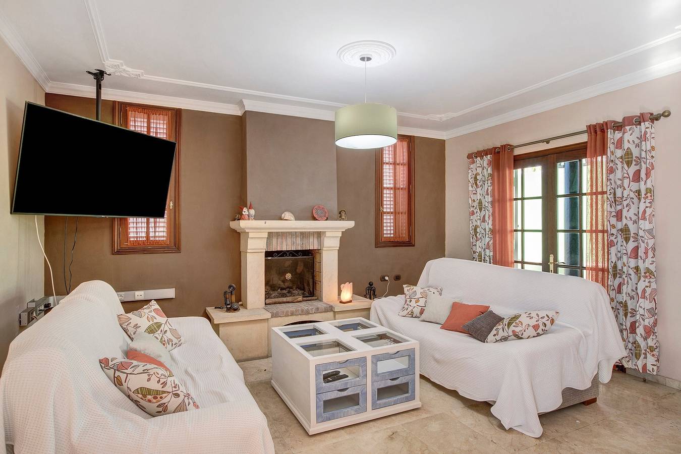 Casa de vacaciones Villa Celia con vistas al mar, terrazas, piscina y Wi-Fi, admite mascotas in Candelaria, Tenerife Sur