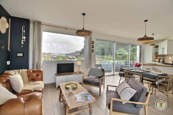 Gîte pour 4 personnes, avec terrasse et jardin à Trégastel - 3