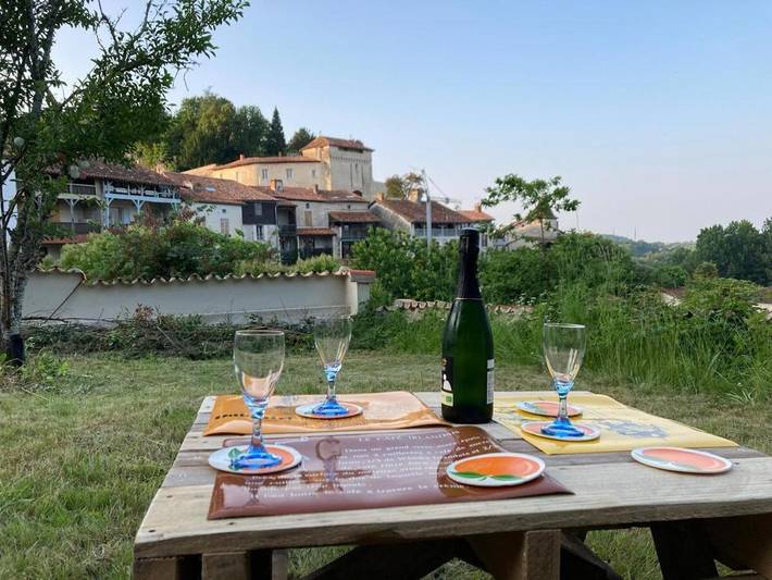 Gîte pour 5 personnes, avec jardin, animaux acceptés à Aubeterre-sur-Dronne - 3