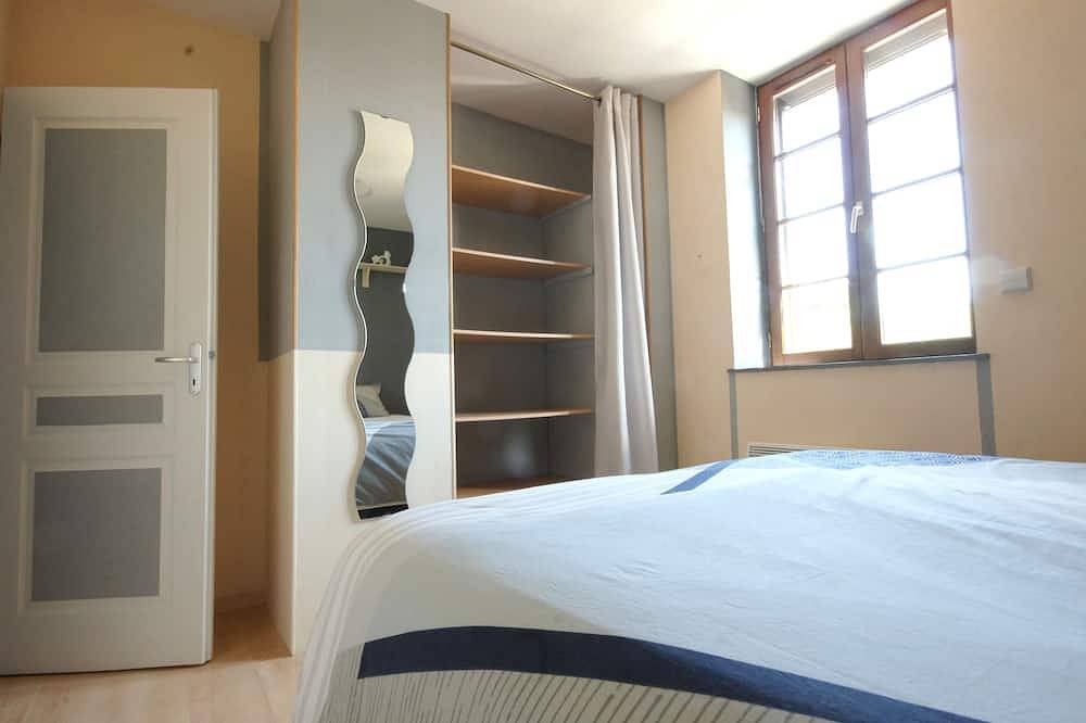 Entire apartment, F2 At the foot of the thermal baths in Luxeuil-les-Bains, Haute-Saône