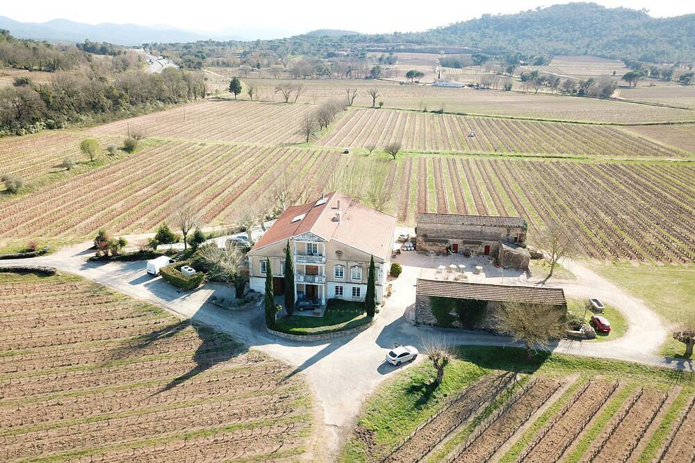 Ganze Wohnung, Gîte Vert D'olive. Gîte de Charme au Milieu des Vignes in Les Arcs (Var), Draguignan Region