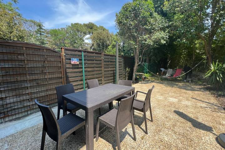 Location de vacances pour 4 personnes, avec jardin, adapté aux familles à la La Ciotat