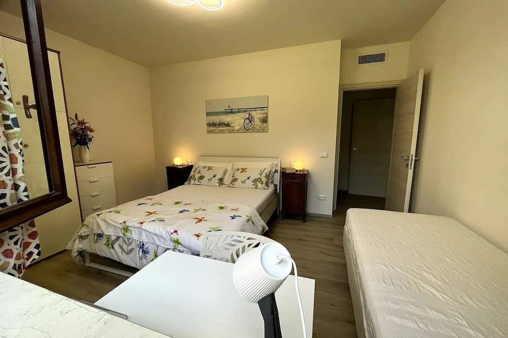 Ganze Wohnung, Bright and quiet apartment with garden, pets allowed. in Ponti sul Mincio, Gardasee-Berge