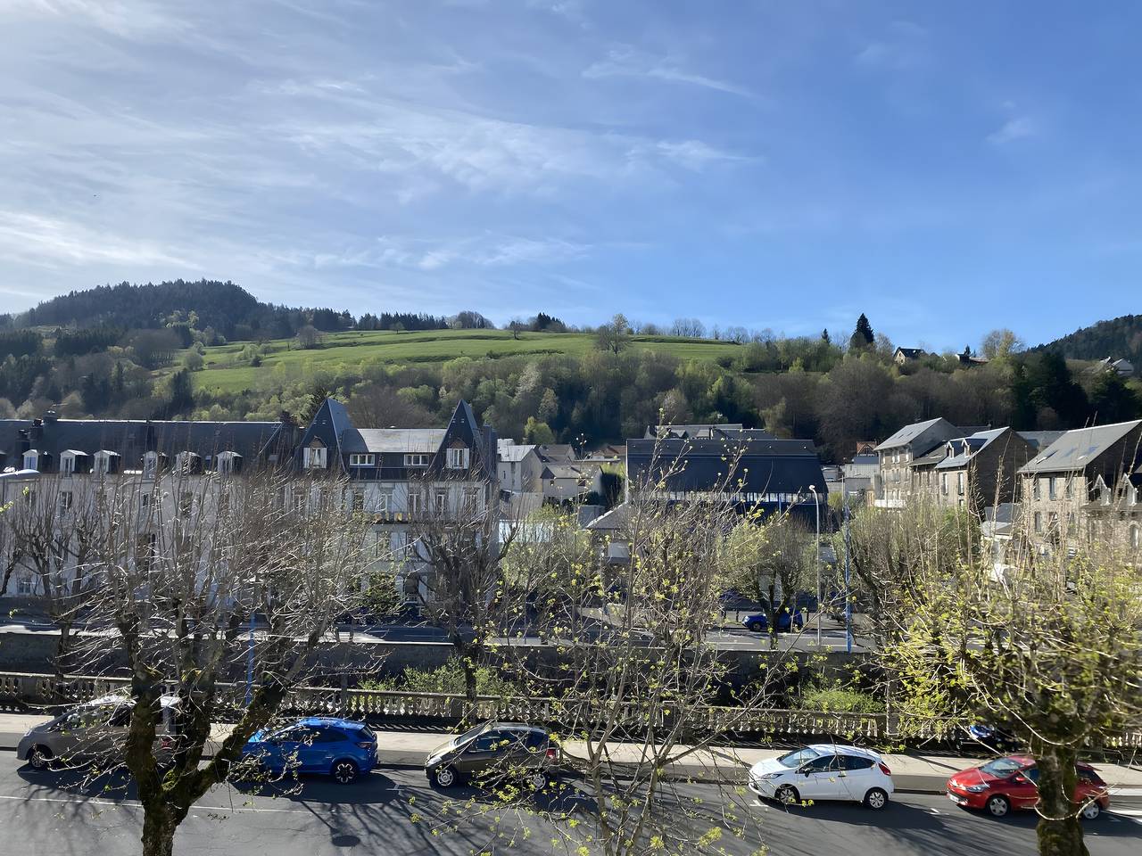Entire apartment, Apartment 'Les Hêtres N°3' with Mountain View, Balcony and Wi-Fi in La Bourboule, Volcans d'Auvergne Regional Nature Park