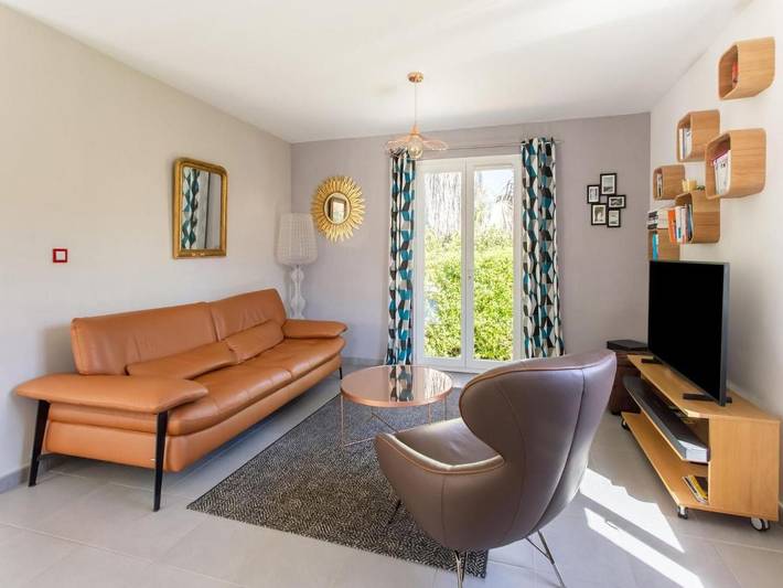 Location de vacances pour 6 personnes, avec terrasse ainsi que piscine et jardin à Gonfaron - 2