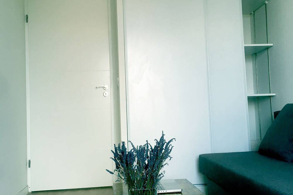 Unique-chambre Privée Dans un Appartement en Roof-top in Colombes, Altos del Sena