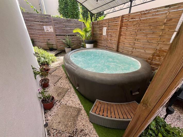 Gîte pour 2 personnes, avec jardin et jacuzzi à Le Lamentin - 4