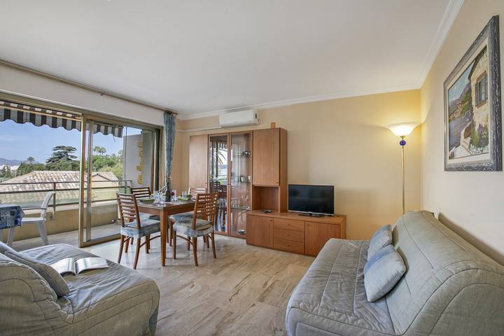 Ferienwohnung für 2 Personen, mit Meerblick und Balkon sowie Pool in Cannes