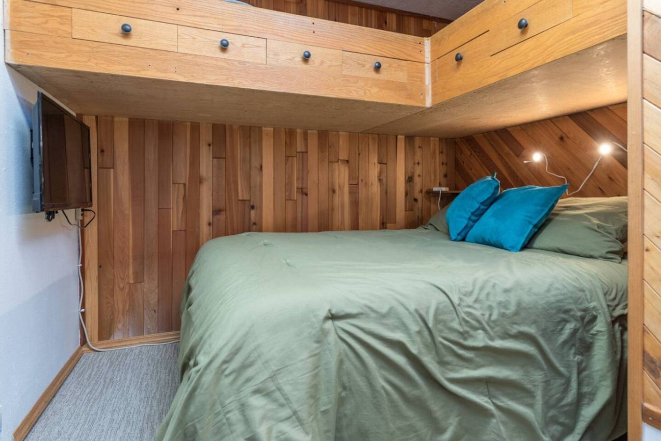 Entire apartment, Ski-In/Ski-Out Chair 8 | 3rd floor | No elevator in Brian Head