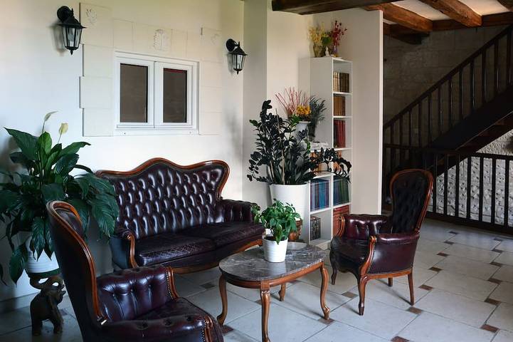 La Douce France Trianon / Summer rates 2024 in Chinon, Vallée de la Loire