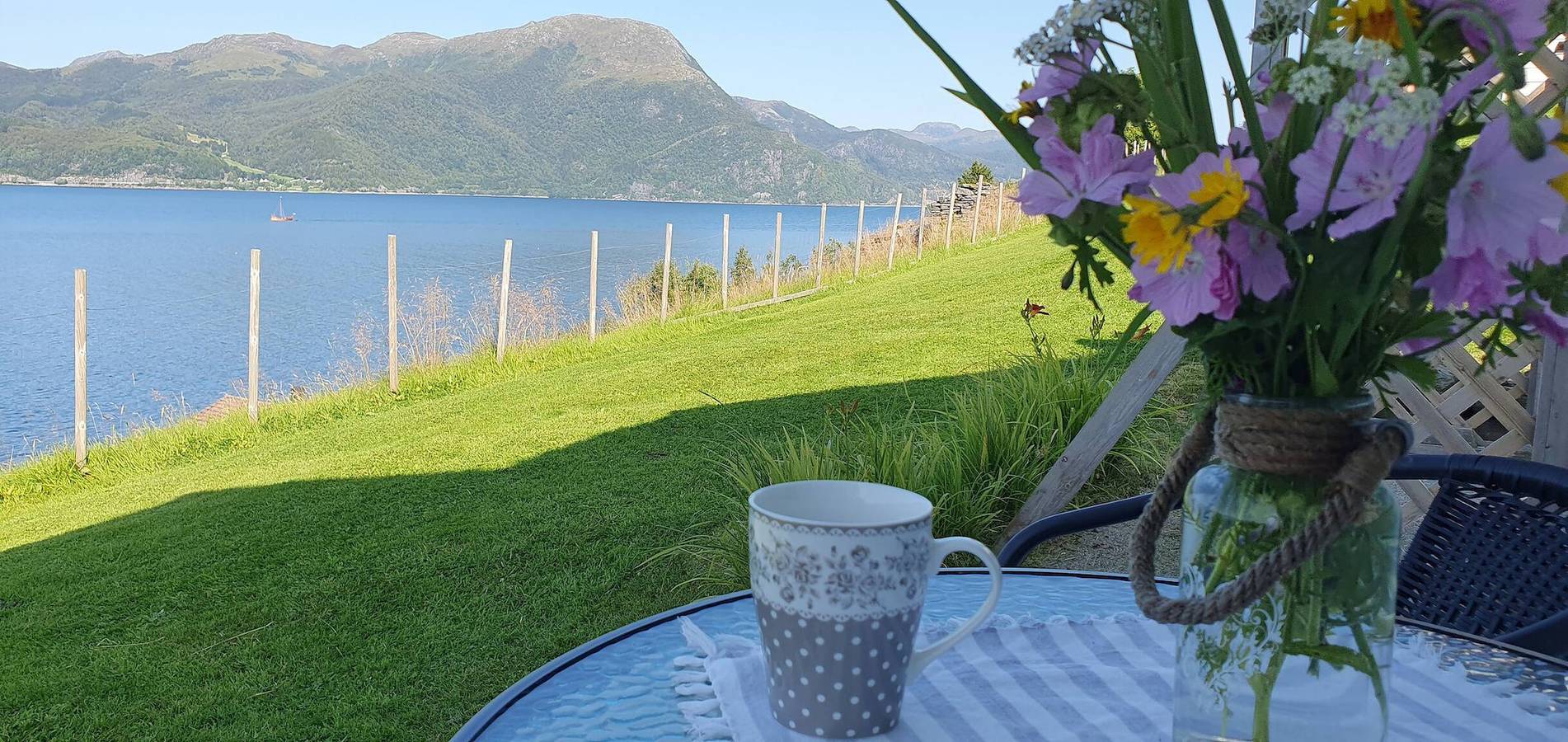 Ruhiges Ferienhaus mit Fjordblick in Davik, Nordfjord in Bremanger