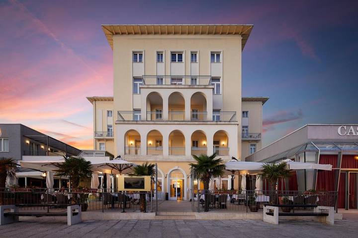 Hôtel pour 2 personnes, avec piscine et sauna ainsi que terrasse et jacuzzi
