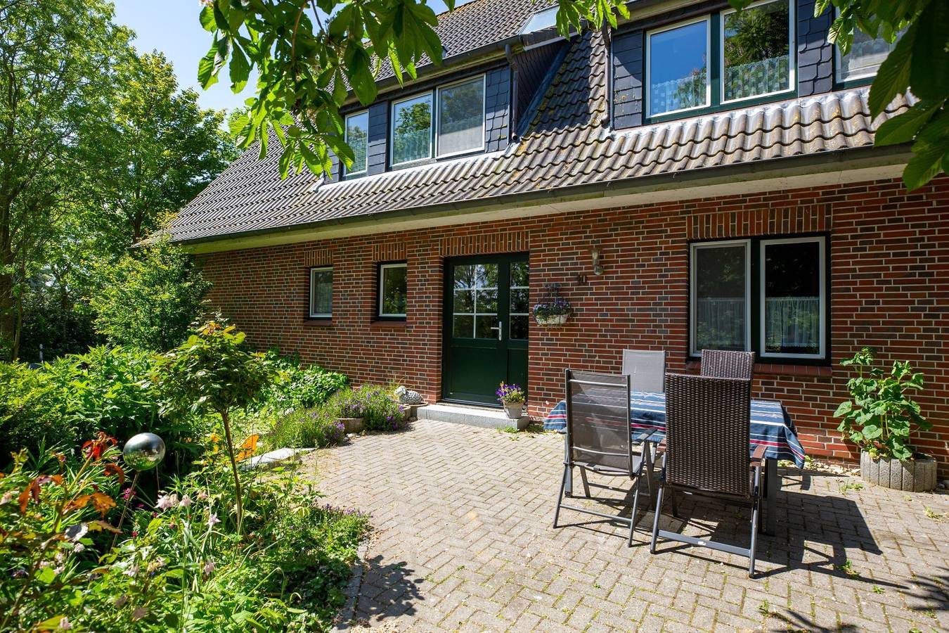 Ganze Wohnung, Ferienwohnung 'Fewo Margerite' mit Gemeinschaftsgarten und Wlan in Nordfriesische Inseln (Schleswig-Holstein), Pellworm