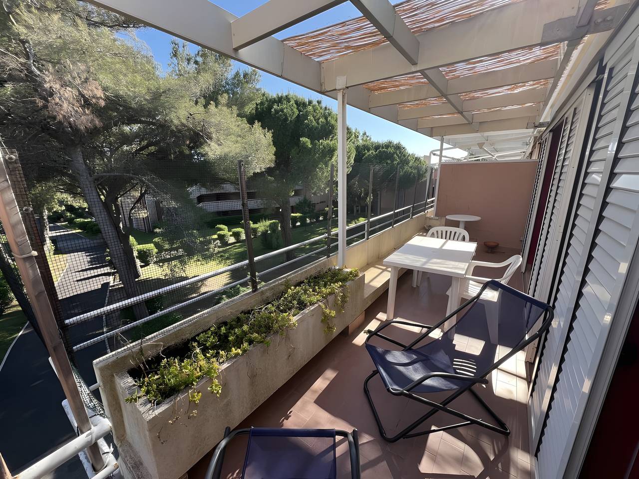 Appartement entier, Appartement « Trilocale avec solarium et piscine » avec piscine commune et terrasse privée in Marina di Bibbona, Bibbona