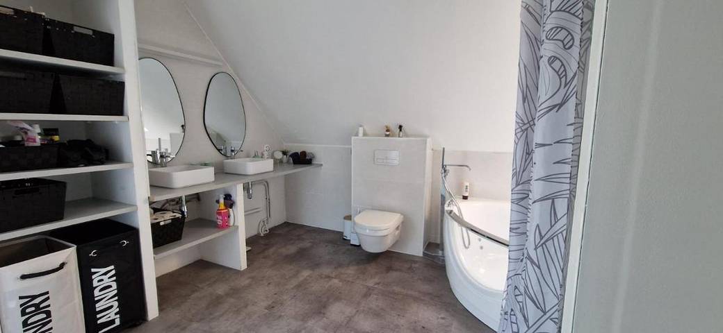 Location de vacances pour 8 personnes, avec jacuzzi ainsi que jardin et piscine à Locmaria-Grand-Champ - 3