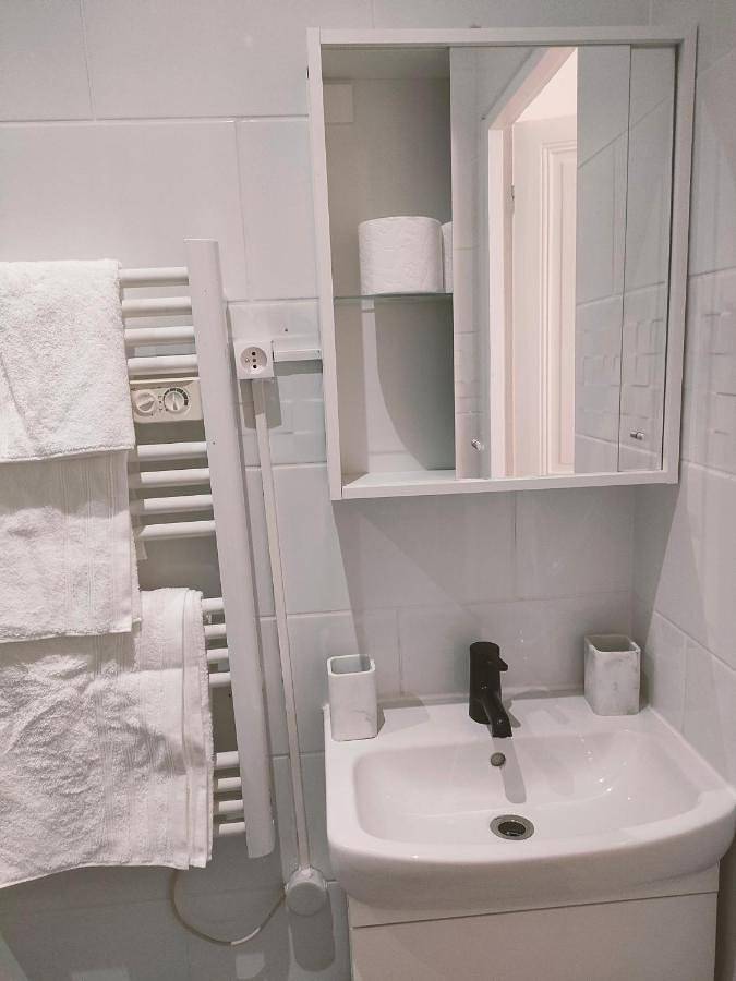 Appartement entier, One-Bedroom Apartment in Aulnay-sous-Bois, Seine-Saint-Denis