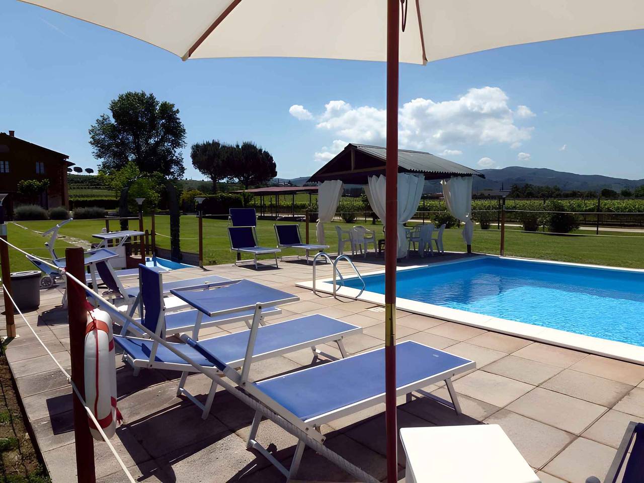 Apartamento vacacional entero, Apartamento vacacional con piscina comunitaria  in Torgiano, Provincia de Perugia