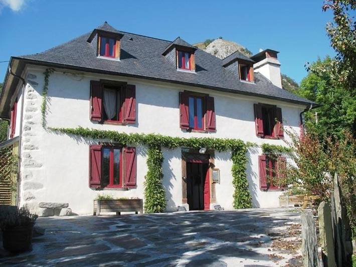 Maison d’hôte pour 3 personnes, avec Terrasse et Jacuzzi ainsi que Jardin et Vue à Estaing