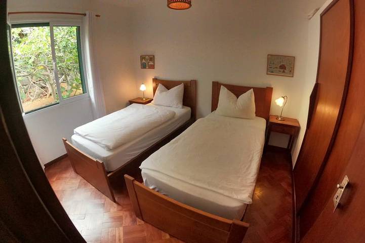 Ferienhaus mit fantastischem Meerblick  in erster Reihe in Caniço de Baixo, Caniço