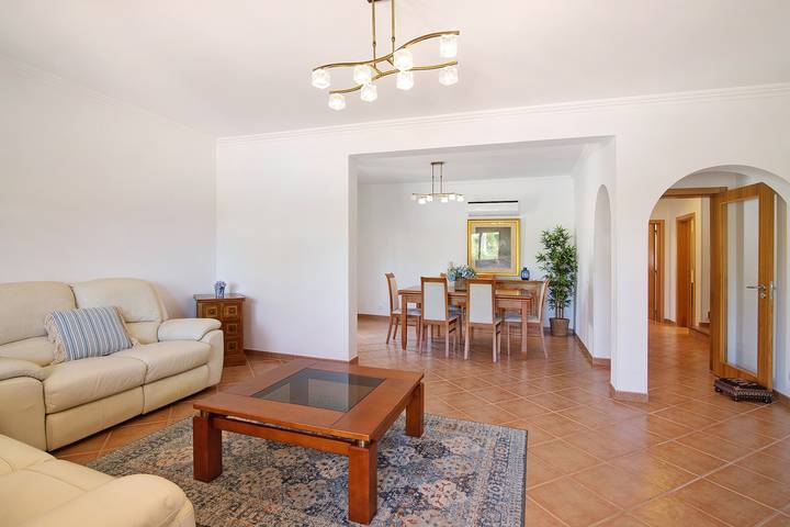 Villa 'Formosa' mit privatem Pool, WLAN und Klimaanlage in Almancil, Faro Distrikt